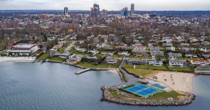 New Rochelle, N.Y.: A Waterfront Suburb With a Socioeconomic Mix