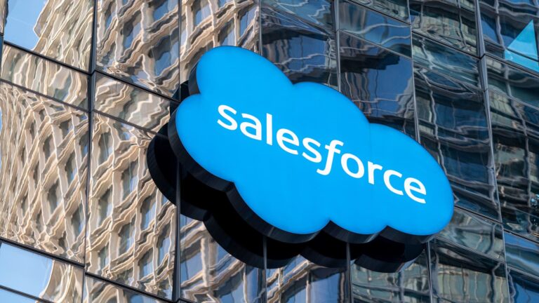 Jeff Ubben speaks with Salesforce CEO as more activists target the software giant