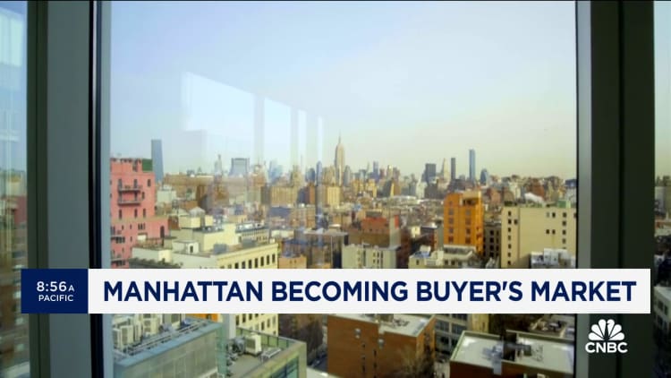 Manhattan real estate market shows signs of becoming a buyer’s market