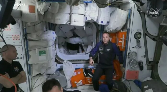 Crew of paying passengers, including Canadian, arrives at International Space Station