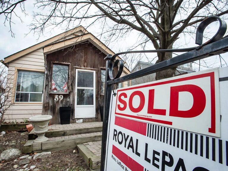 Toronto housing market picks up as sales, prices rise in March