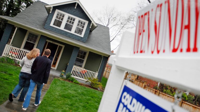 Mortgage rates near 8%, low inventory: Homebuyers face tricky market