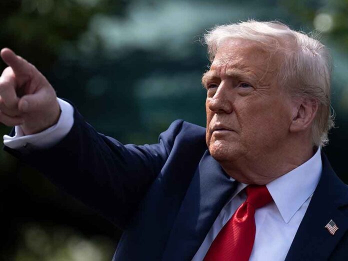 The wild card in the White House makes mortgage borrowers Donald Trump has injected the global economic prospects of so much uncertainty that buyers probably decide better for fixed mortgage.