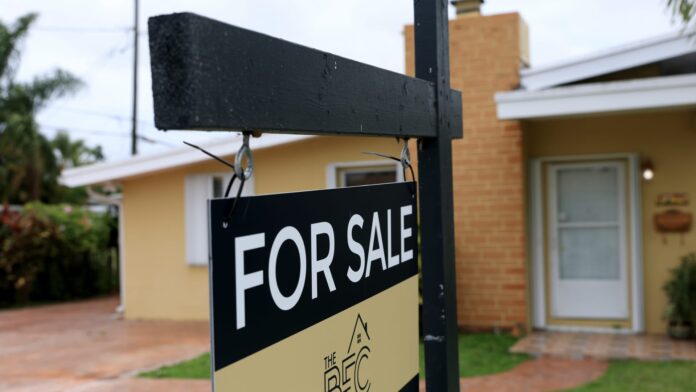 Mortgage rates and demand are stuck in a holding pattern