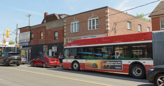 Divisive Toronto bus lanes shortened but not for the reason Divisive Toronto bus lanes shortened but not for the reason you think