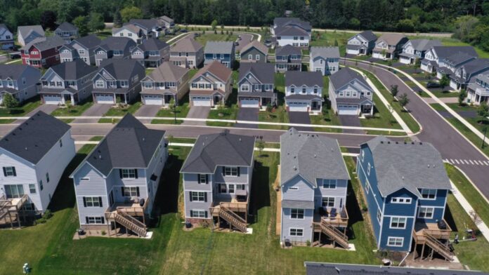 Weekly mortgage refinancing shoots 23% higher