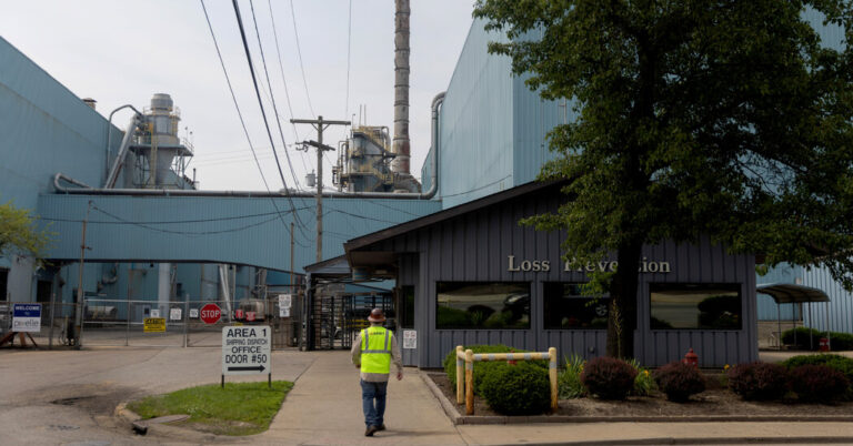 A MAGA Senator Promised Hope for a Dying Ohio Mill. Then Reality Set In.